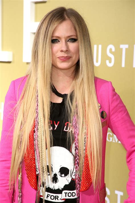 Avril Lavigne – “The Hustle” Premiere in LA • CelebMafia