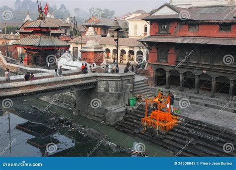 Bagmati River and Rituals in Pashupatinath Temple Editorial Photography ...