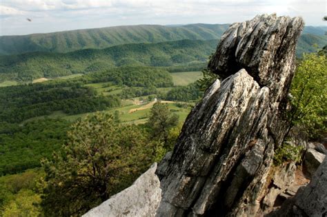 Here Are The 5 Best Hikes In Virginia