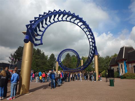 I love the double corkscrew at the front of Alton Towers! : r/rollercoasters