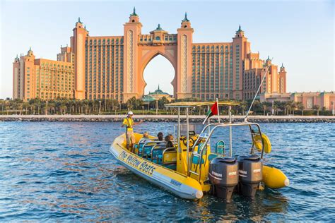 Dubai speedboat sightseeing tour 75 minutes | OutdoorTrip