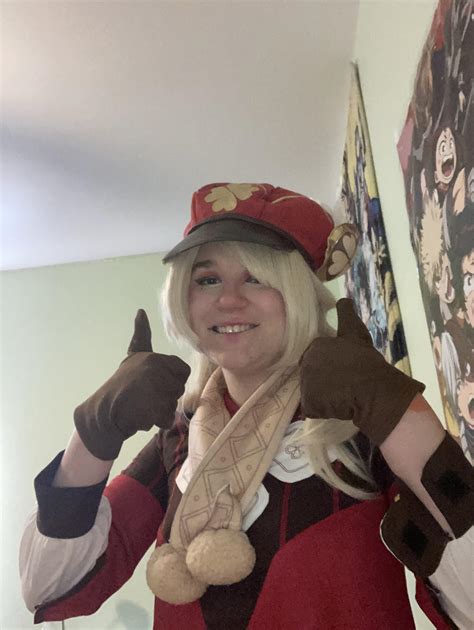 Full Klee cosplay! I fixed the hat so it wouldn’t fall off as much, but yay! : r/Genshin_Impact