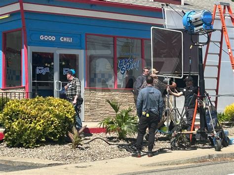 'Good Burger 2' Filming with Kenan and Kel, First Look at Sequel Set