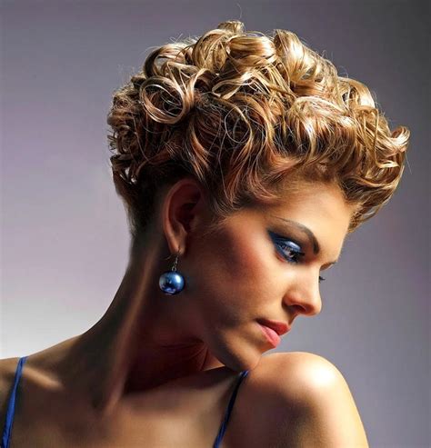 Curly hairstyles 2024 - Short, Medium and With bangs