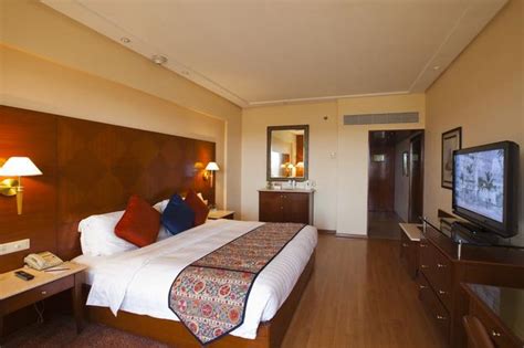 Lalit Deluxe Room