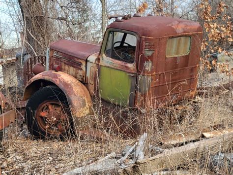 trucks vintage Mack and parts and whole trucks. Large selection ...