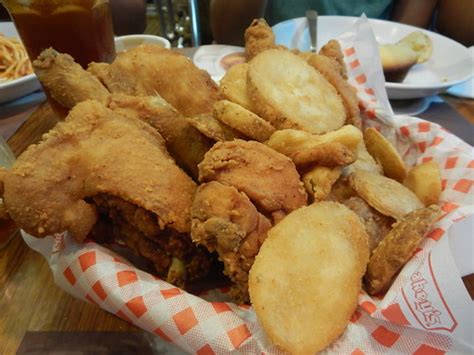 Fried Chicken @ Shakeys | Sean Capisonda | Flickr