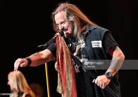 Johnny Van Zant of Lynyrd Skynyrd performs at Ameris Bank... News Photo ...