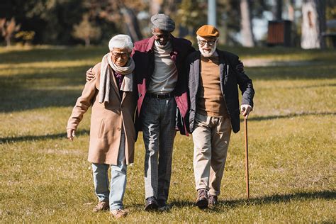 The Benefits Of Walking For Your Elderly Parents | Rittenhouse Village