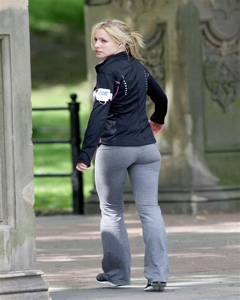 17 Celebrities Who Have Experienced Yoga Pants Fails - Page 4 of 5