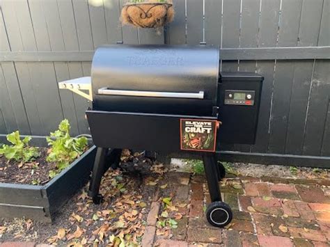 Traeger Ironwood 885 Assembly - YouTube