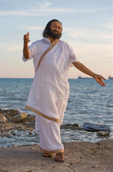 Sri Sri Ravi Shankar Age, Wife, Family, Biography, Controversy, Facts & More » StarsUnfolded