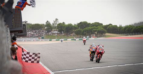 Moto3™ highlights: Holgado bags 25-point haul in Portimao thriller