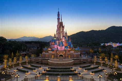 Hong Kong Disneyland COVID-19 Closure Extended Through February 17 ...