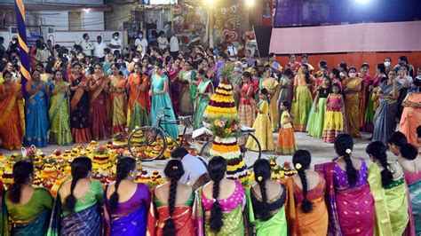 Bathukamma 2022 date: ఈనెల 25 నుంచి బతుకమ్మ పండుగ-bathukamma festival 2022 starts from 25th ...