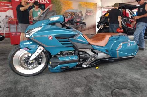 Honda Goldwing Custom | Goldwing motorcycles, Goldwing, Honda ...