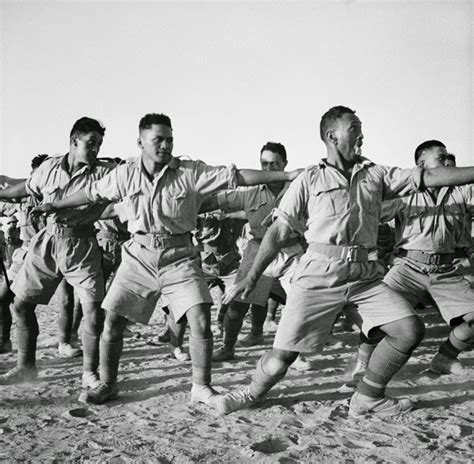 Maori Battalion haka in Egypt, 1941 - Rare Historical Photos