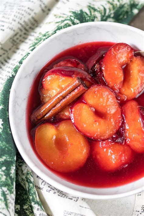 Easy Stewed Plums - Veggie Desserts