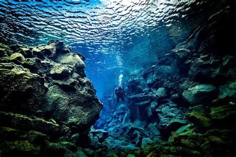 Diving and snorkeling in Iceland