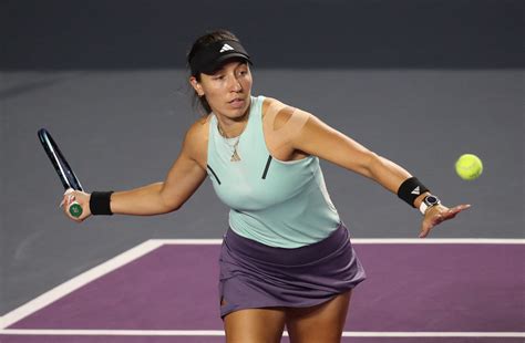 Pegula cruises into WTA Finals title match