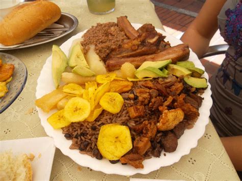 Comida típica Dominicana | Cuban recipes, Food, Extreme food