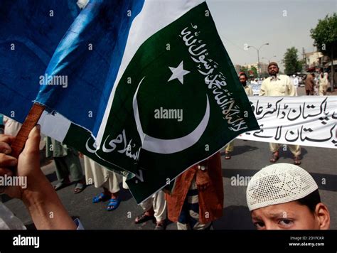 Shahada flag hi-res stock photography and images - Alamy