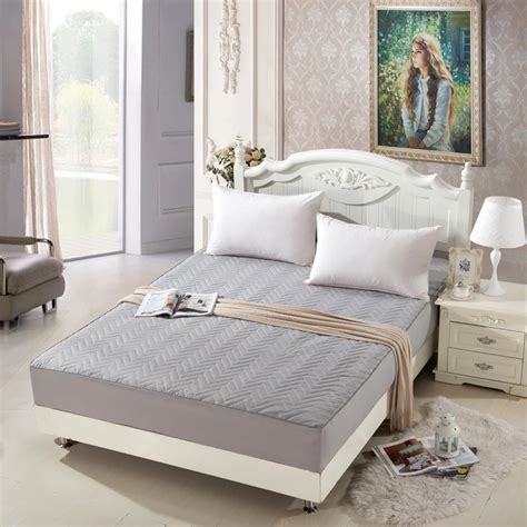 Quilted Mattress protective Cover with Rubber with stuffing/fillings/pad thin sanding cotton for ...