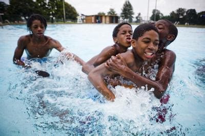 More blacks learn to swim, but numbers are still lacking