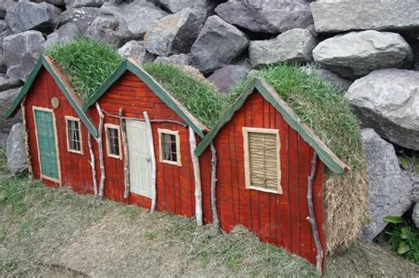 Discover Iceland’s Enchanting Huldufólk: The Hidden People and Their Tiny Houses | STREET ART ...