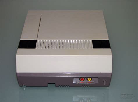 Nintendo Entertainment System 'NES' (Famicom) Game Console