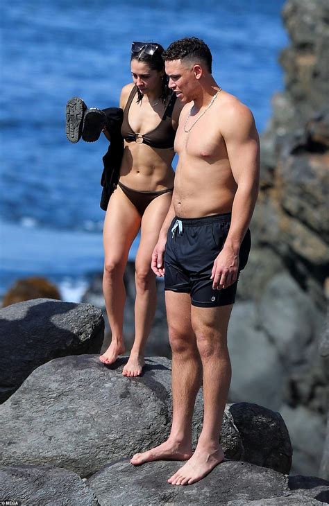 Aaron Judge and Samantha Bracksieck enjoy pre-wedding beach outing | Daily Mail Online