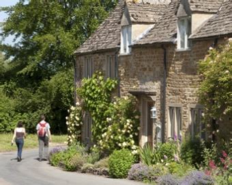 Journey across the Cotswolds walking holiday | Foot Trails