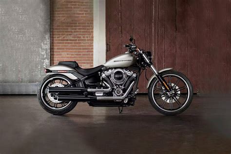 Harley Davidson Breakout 2021 Images - Check out design & styling | Oto