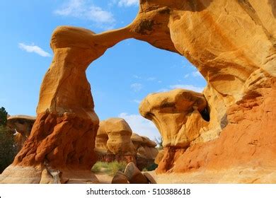 Metate Arch Devils Garden Grand Staircase Stock Photo 212950369 ...