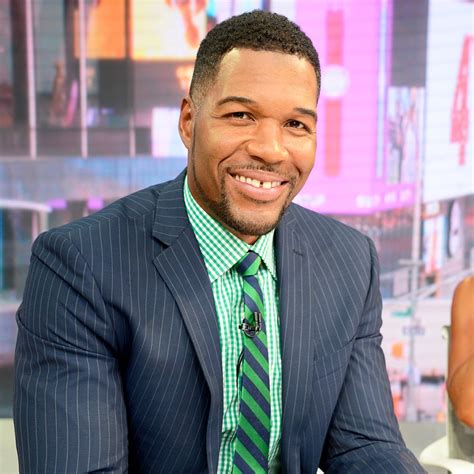 Michael Strahan 'Lost a Little Bit' of His Pinky Finger: Watch