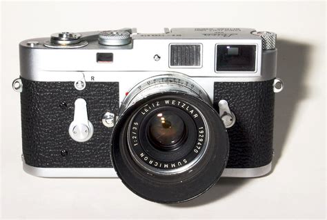 File:Leica M2 Summicron 35.jpg - Wikipedia