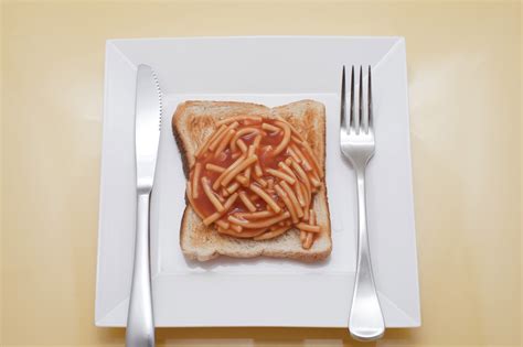 Tinned spaghetti and toast - Free Stock Image