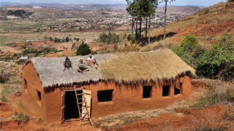 Madagascar / Sustainable rural living as a collaboration between locals and visitors - YouTube