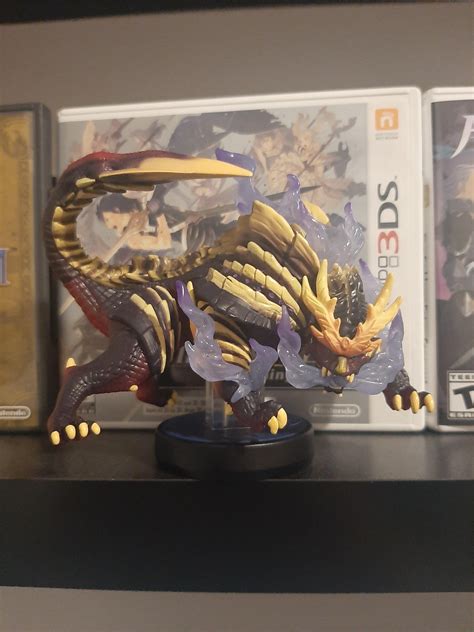 I finally managed to get a Magnamalo Amiibo, so happy I went into gamestop when they just got ...