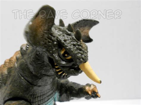 The Rave Corner: Bandai: Standard 8" Baragon Review