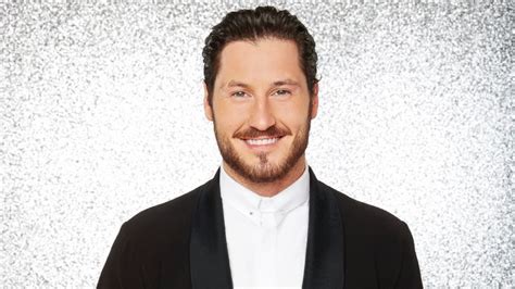 Pro Dancer Val Chmerkovskiy Hints at What to Expect From 'Dancing With the Stars Live!' - ABC News