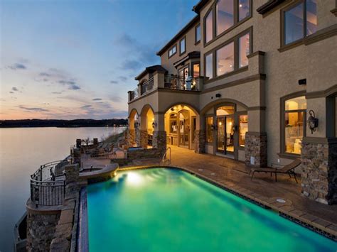 Magnificent home with view of Lake of the Ozarks. Why haven't I ever seen this home there ...