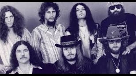 Original Lynyrd Skynyrd member dies in car crash