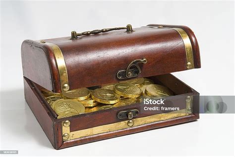 Treasure Chest Stock Photo - Download Image Now - Pirate - Criminal, Gold - Metal, Gold Colored ...