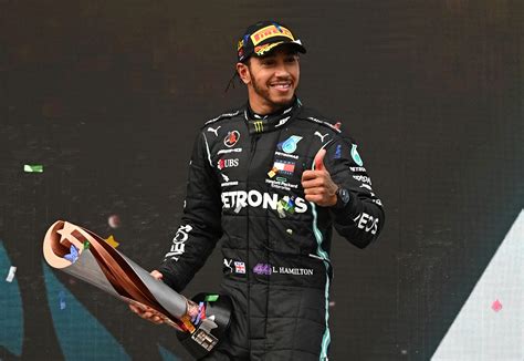 Lewis Hamilton signs new one-year deal with Mercedes | Inquirer Sports