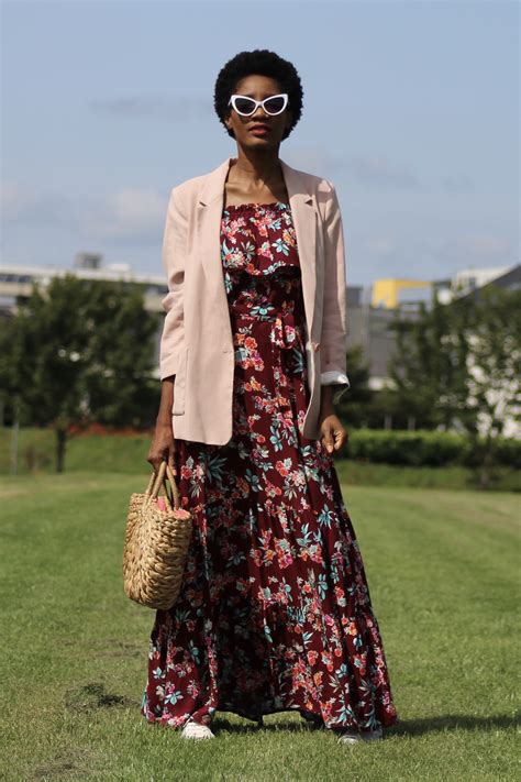 Maxi dress blazer white sneakers for the beginning of fall