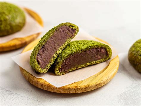 Vegan Matcha Manju - Karinokada