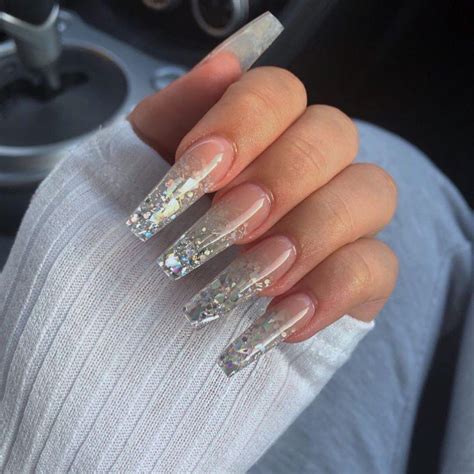 Pin by Stephani Albuquerque on Maquiagem e unhas | Clear glitter nails ...