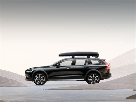 2023 V60 Recharge Plug-in Hybrid Wagon | Volvo Car USA