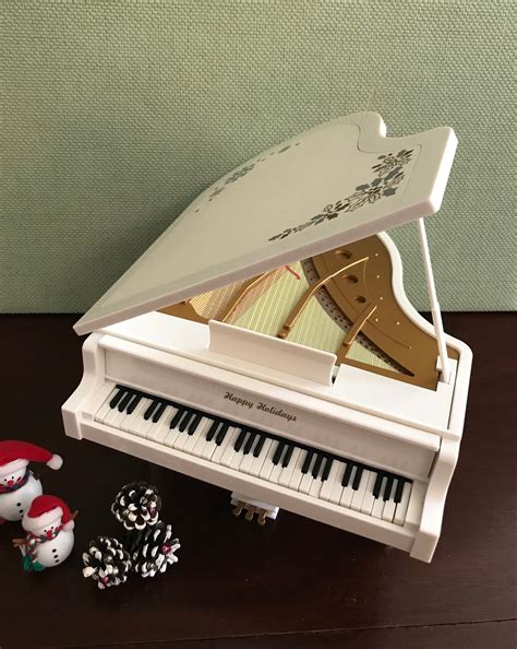 Vintage Magical Christmas Grand Piano Music Box plays 12 songs Dancing Snowmen Battery operated ...